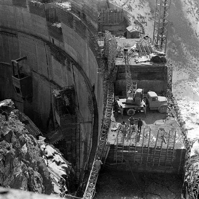 Baraj Vidraru, o fotografie istorică din 1964 Foto: FB Geografia Lumii