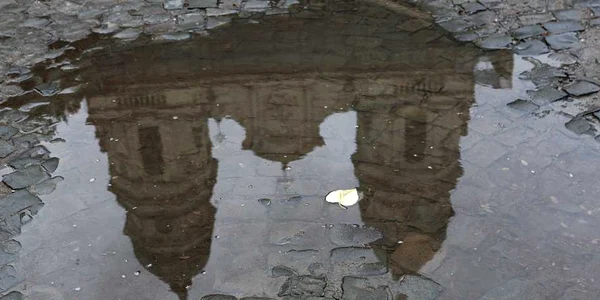 Catedrala Mitropolitană din Iaşi, martoră mută la procesul prin care o sărbătoare religioasă capătă tot mai multe valenţe pământeşti