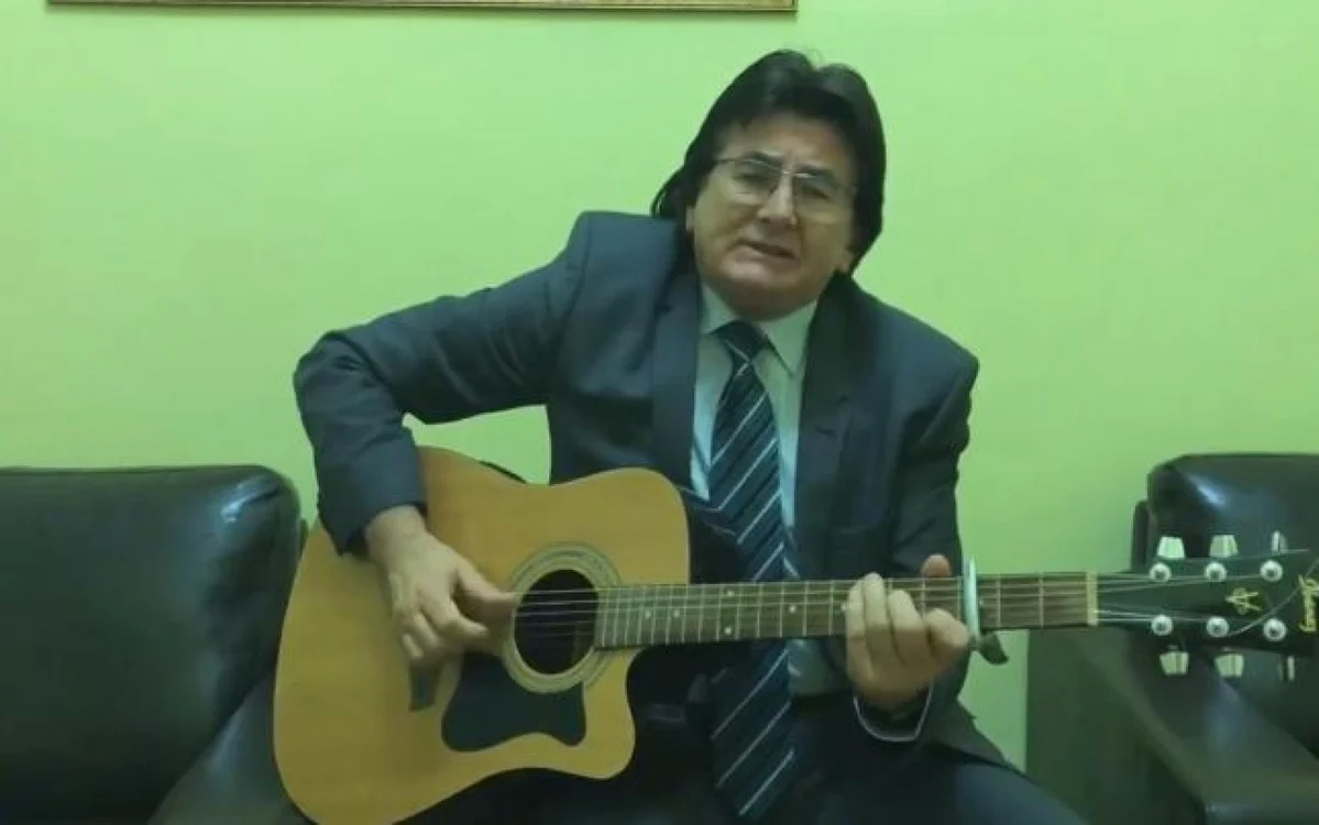 Nicolae Robu la chitară