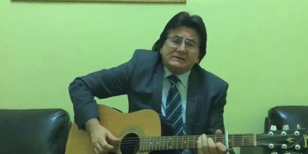 Robu la chitara