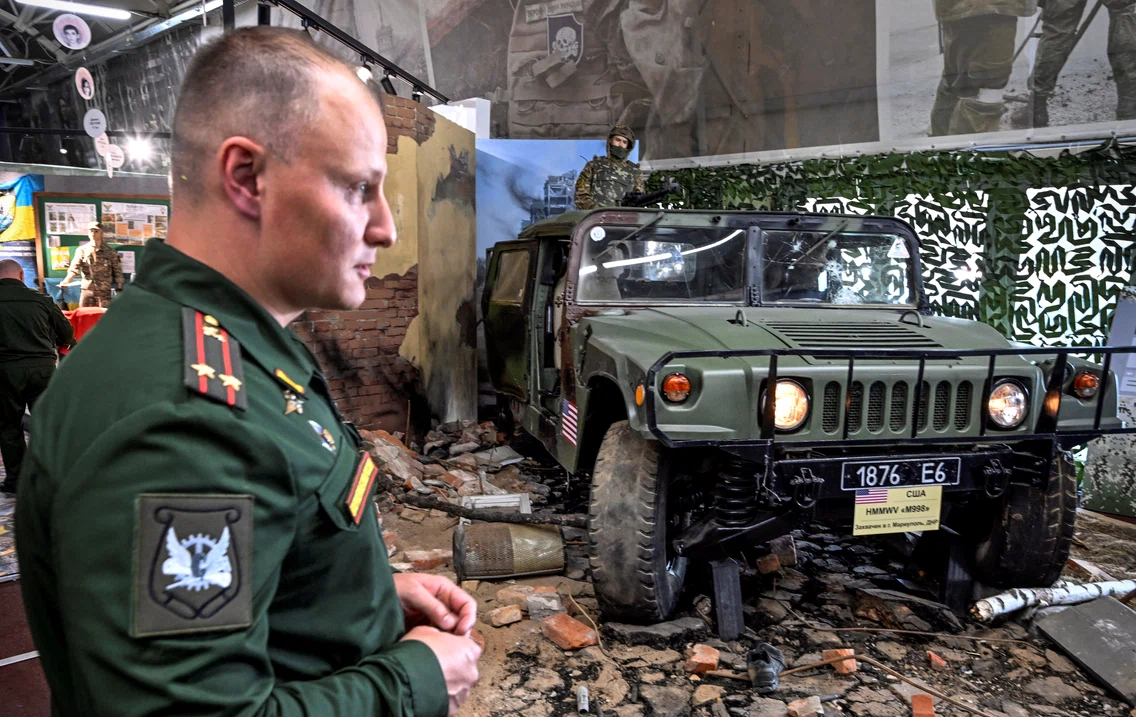 Arme ocidentale capturate de rusi expuse la Moscova 15 august 2023 FOTO AFP (5) jpg