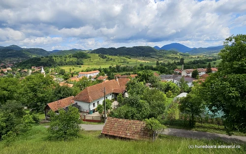 Satul Băița, Munții Metaliferi, Hunedoara. Foto: Daniel Guță. ADEVĂRUL(30) jpg