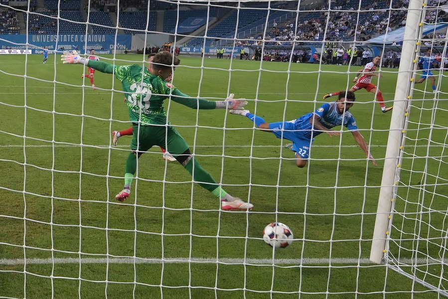 Craiova Faces Major Obstacle in Champions League Qualifiers Against Levski Sofia
