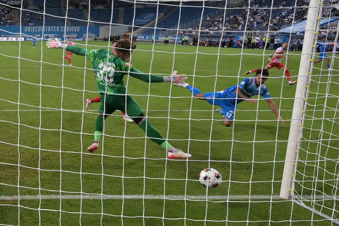 Universitatea Craiova a câștigat cu 4-0 meciul cu UTA (Foto: sportpictures)