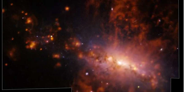 poluare galaxii phys org png