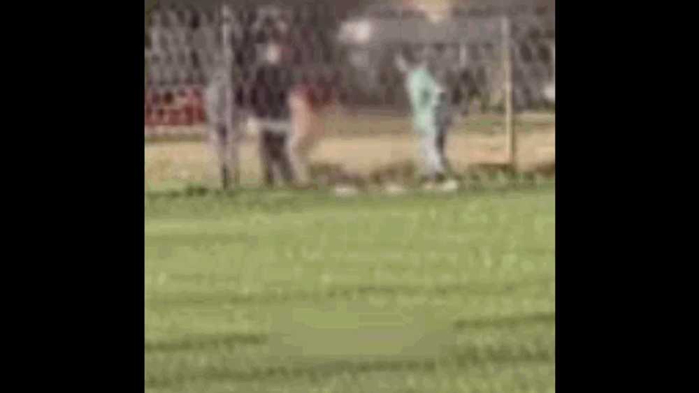 O infirmieră din Bihor, reținută după ce a lovit cu picioarele o tânără cu dizabilități. „Fapte total inacceptabile”