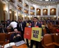 Scandal în Parlament în timpul discursului lui Ciolacu despre bugetul pentru 2024 FOTO USR (5) jpeg