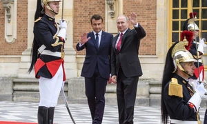Emmanuel Macron & Vladimir Putin / FOTO EPA / 29 mai 2017