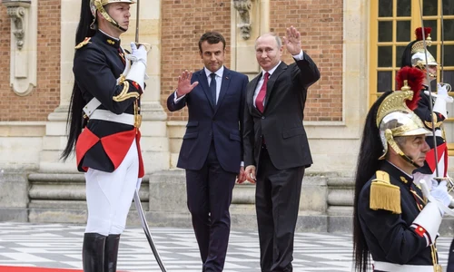 Emmanuel Macron & Vladimir Putin / FOTO EPA / 29 mai 2017