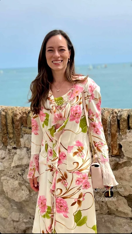 Alina Maria de Roumanie s-a bucurat de atmosfera relaxată din Antibes. FOTO: Instagram