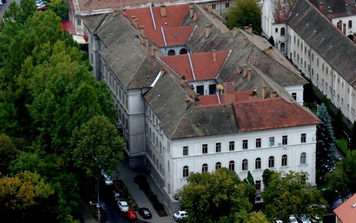 Procesul în care este inculpat Sergiu Gostian are loc la Tribunalul Hunedoara. FOTO: Daniel Guţă.