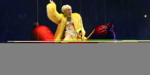 miley cyrus splash news