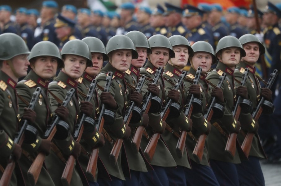 Serviciile secrete ucrainene îi sfătuiesc pe ruși să stea departe de Parada de Ziua Victoriei din 9 mai. Rusia se pregătește pentru ce este mai rău 