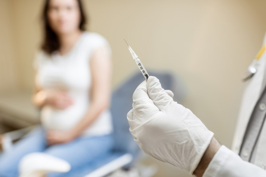 Comisia Europeană aprobă primul vaccin de protecție a copiilor împotriva bronșiolitei