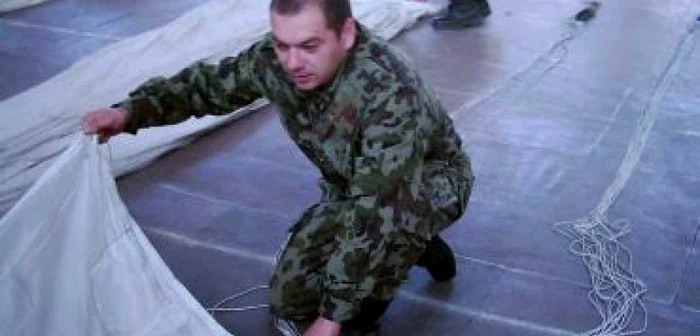 Buzău: Moartea instructorului militar, considerată de apropiaţi o tragedie pe timp de pace