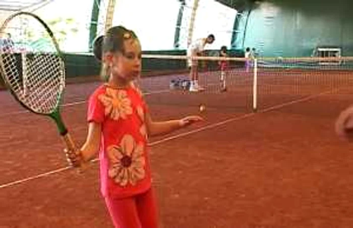 Fenomenul Halep aduce copiii pe terenurile de sport.