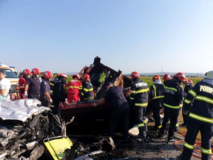
    Accident grav la Răcăciunifoto: ISU Bacău  