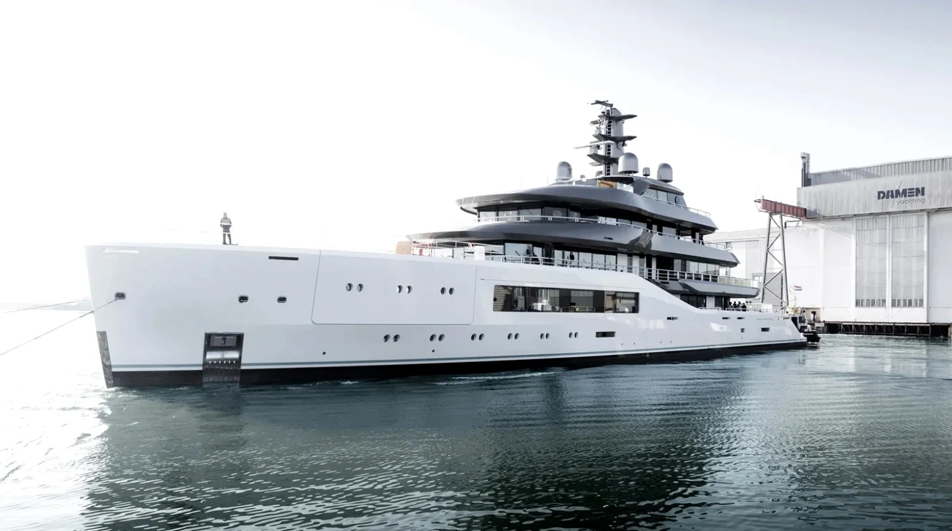 Superiahtul hibrid Amels 80, realizat la șantierul naval din Galați FOTO: Courtesy of Damen Yachting