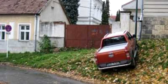 Şoferii de bani gata din Braşov au propriile reguli de circulaţie Foto: Marian Stoica