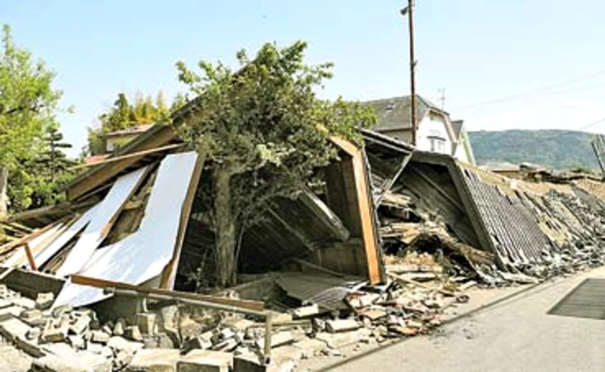 
    Seismul de 6,5 grade  pune la pământ caseleFoto: Guliver/ Getty Images/ AP  