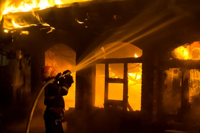 Pompieri gălăţeni spun că este al cincilea incendiu mortal de la începutul acestui an. Foto: arhivă