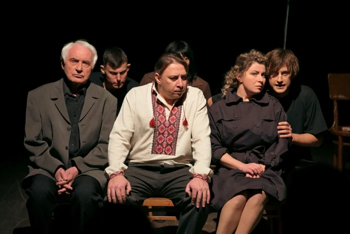Actorii din Mariupol, pe scena Festivalului Babel. FOTO Teatrul Tony Bulandra