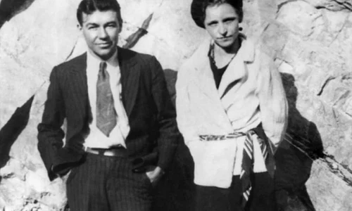 Pistoalele celebrului cuplu Bonnie şi Clyde, vândute la licitaţie jpeg