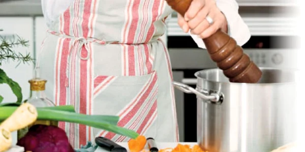 Condimentele se adaugă la sfârşitul preparării mâncărurilor