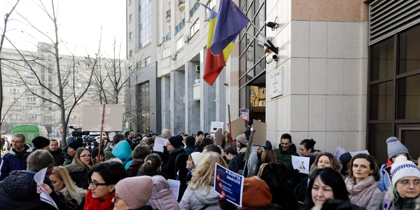 Medici de familie protestează în fața sediului Casei Naționale de Asigurări de Sănătate din București. FOTO Inquam Photos / George Călin
