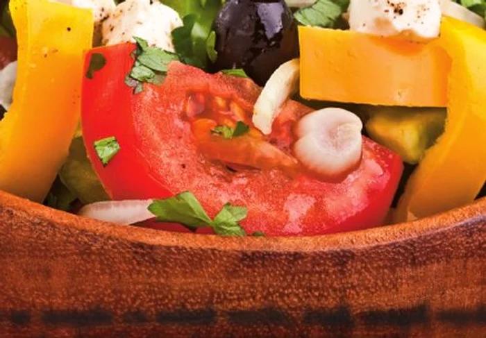1365605733 9114salata 20greceasca jpeg