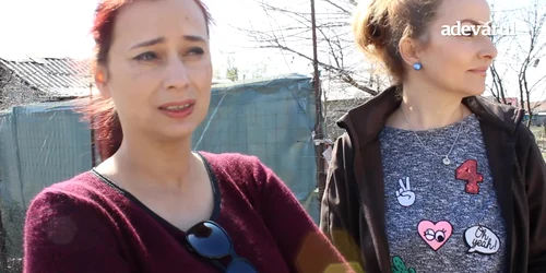 Cristina şi Nicoleta au adoptat familia cu şase copii