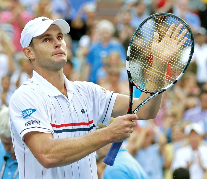 
    Andy Roddick a jucat  ultimul punct al carierei  cu lacrimi în ochi (Fotografii: Reuters)  