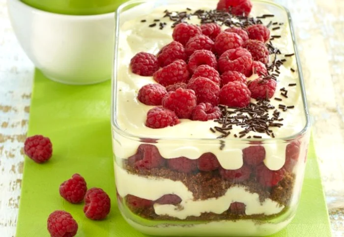 Un desert delicios, cu multă cremă de vanilieclickpoftabuna.ro