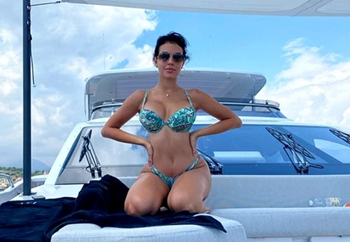 Georgina Rodriguez a pozat aproape zilnic pe yacht cât a fost în vacanță