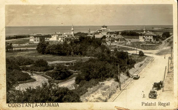 Vila lui Barbu Stirbey alături de edificiile regale din Mamaia, imagine pe o carte poștală în colecția Andrei Ștomff (© cIMeC)