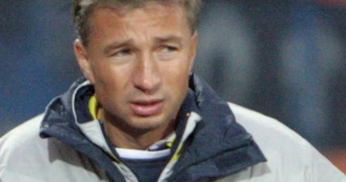 FOTBAL: Dan Petrescu - ''Vom încerca să câştigăm la Glasgow''