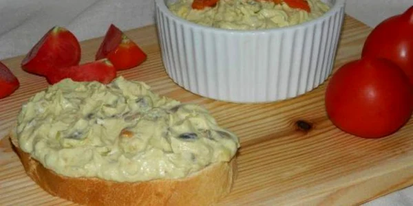 Salată de vinete cu ardei şi ciuperci