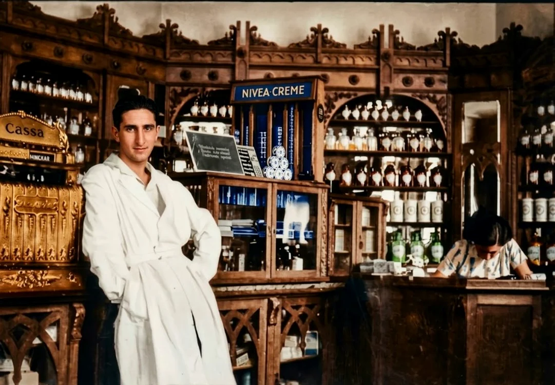 Farmacistul Gheorghe Hotăranu cu soţia (în dreapta), la început de interbelic
