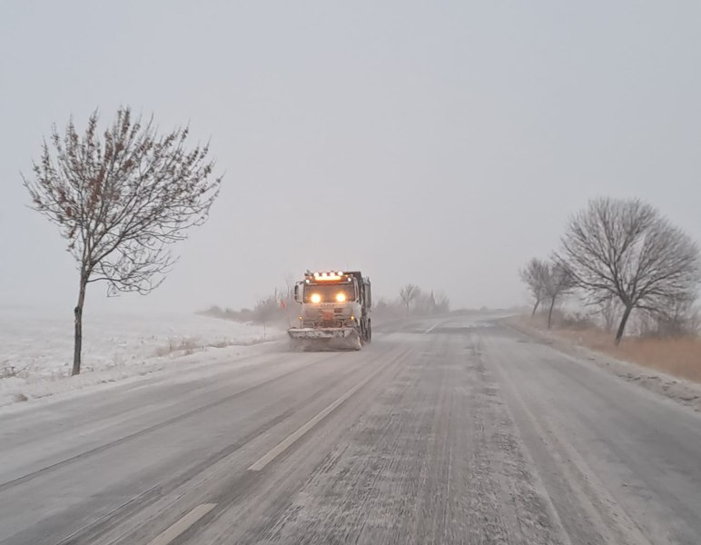 Toate școlile din județul Galați, închise din cauza viscolului și zăpezii