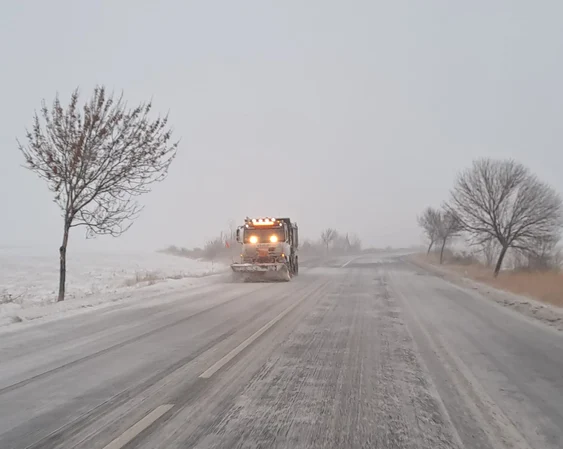 Se circulă în condiții de iarnă pe mai multe drumuri din țară Foto: Arhivă