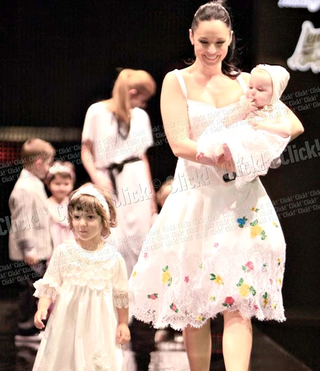 Andreea are colecţia de haine “Violet” pentru copii