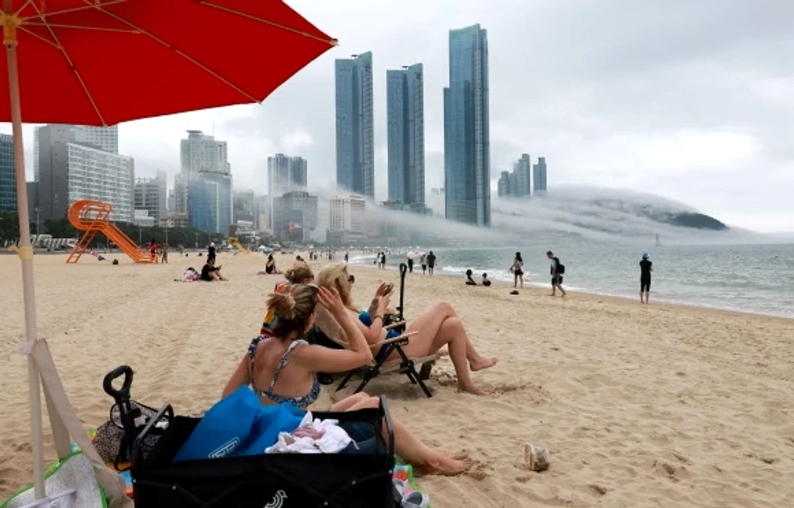 Ceață marină pe o plajă din Coreea de Sud FOTO Yonhap