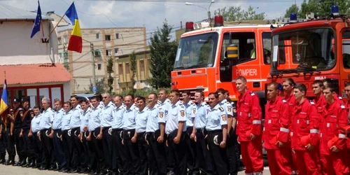 Pompierii dâmboviţeni au primit autospeciale de intervenţie moderne