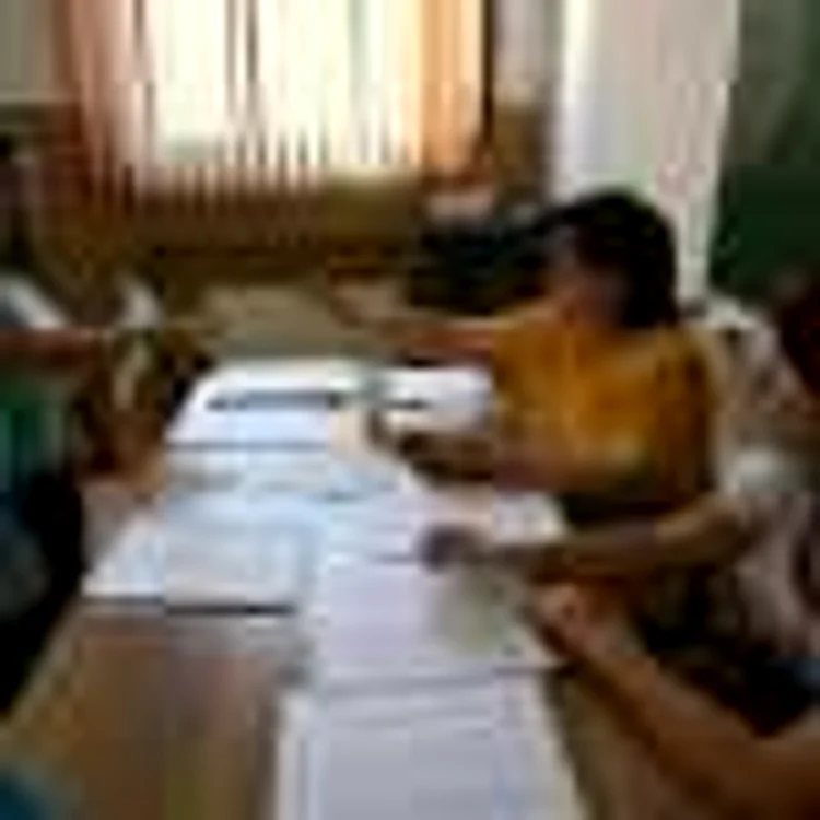 În cazul evaluărilor orale dascălii primesc între doi şi trei lei pentru fiecare candidat.