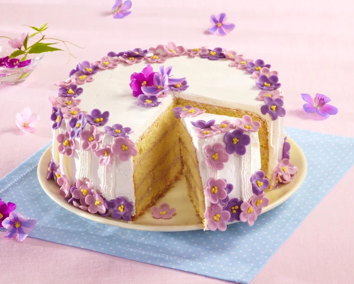 tort floricele jpeg
