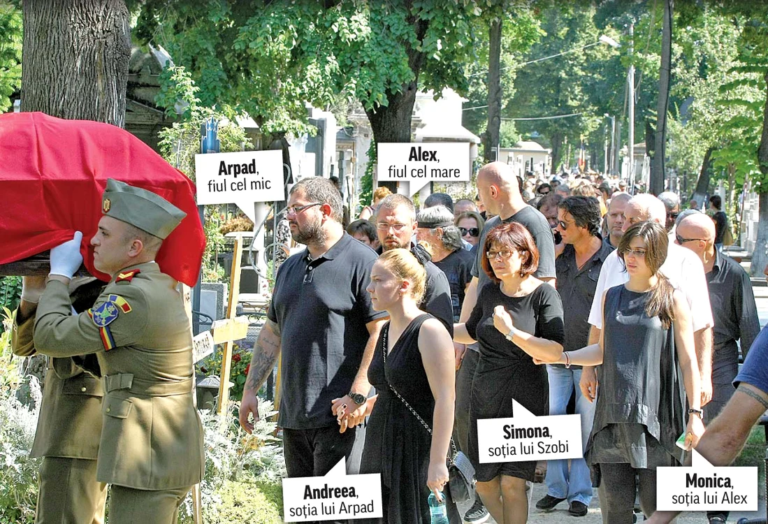 
    Familia l-a condus duminică pe Szobi Cseh pe ultimul drumFoto: Marian Iliescu  
