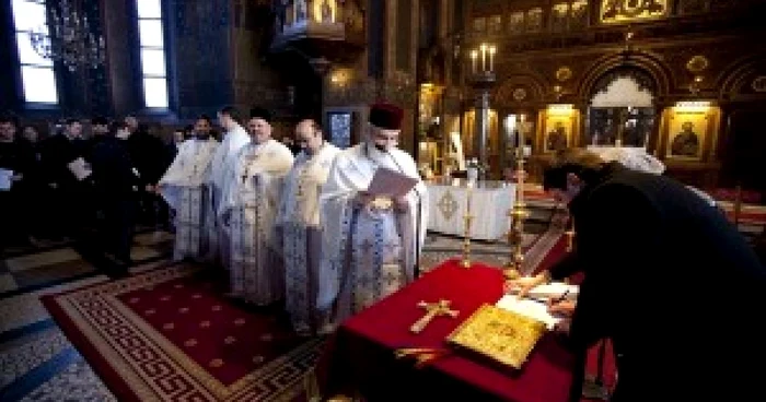 Absolvenţii de Teologie din Craiova au depus jurămîntul de credinţă. 