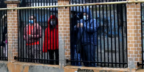 Elevii revin la cursuri la scoala gimnaziala Cezar Bolliac din Bucureşti 8 februarie 2020 FOTO EPA-EFE / Robert Ghement