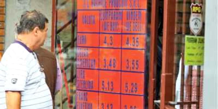 Casele de schimb valutar devin o pradă sigură pentru hoţi. Foto: Arhivă