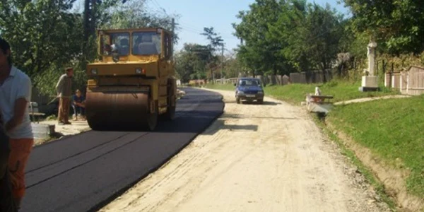Lucrările de asfaltare se vor finaliza până la vară